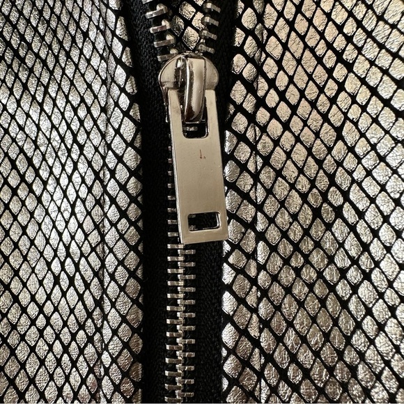 Kate Hewko-Metallic Fine Print Snake Skin Faux Cropped Moto Jacket (Large) - Picture 15 of 16